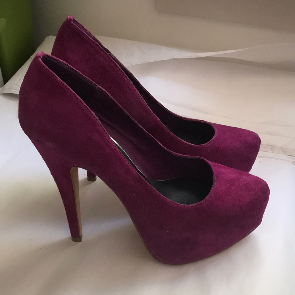 New Dolce Vita Fuchsia Suede Pumps